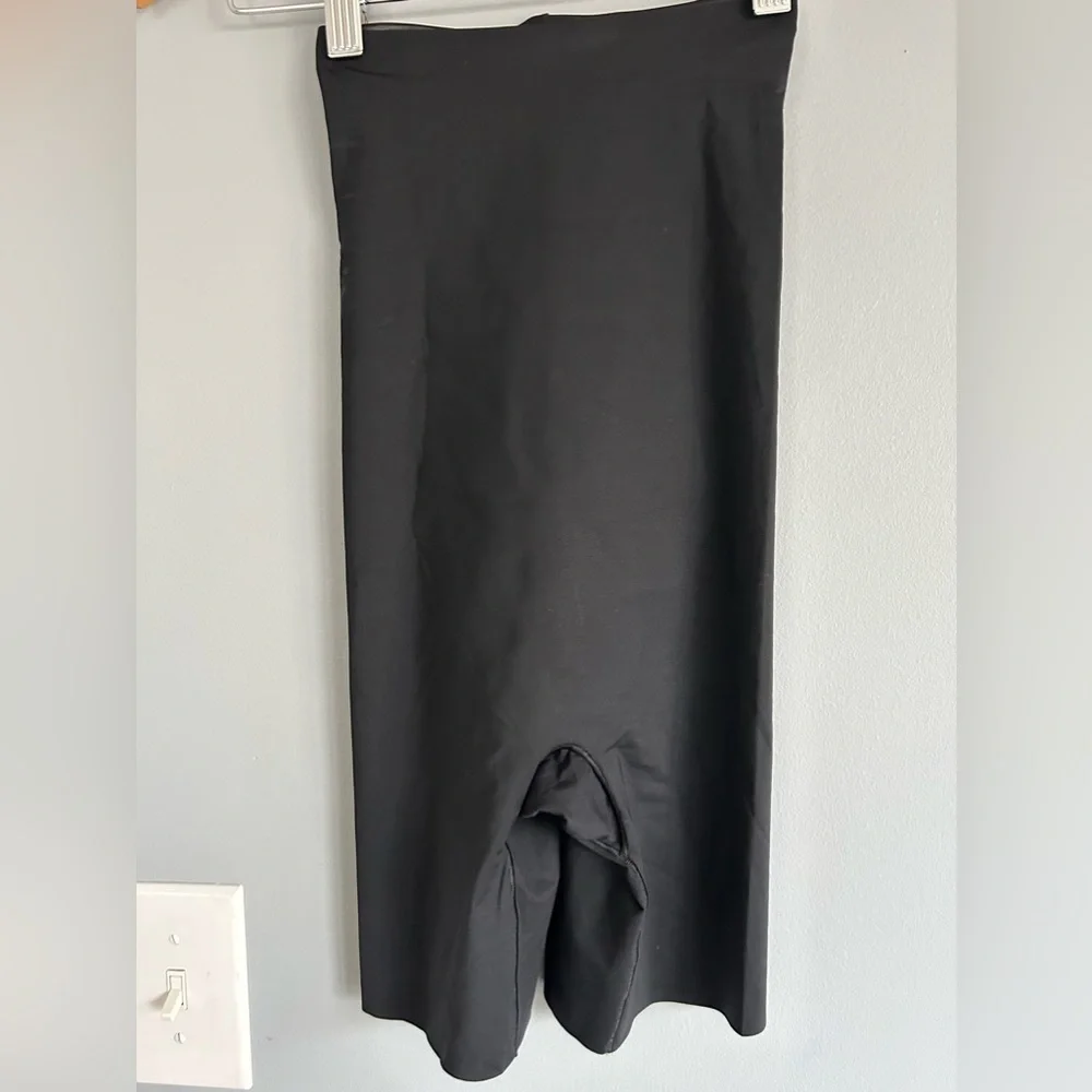 SPANX shapewear size XS - Picture 2 of 3